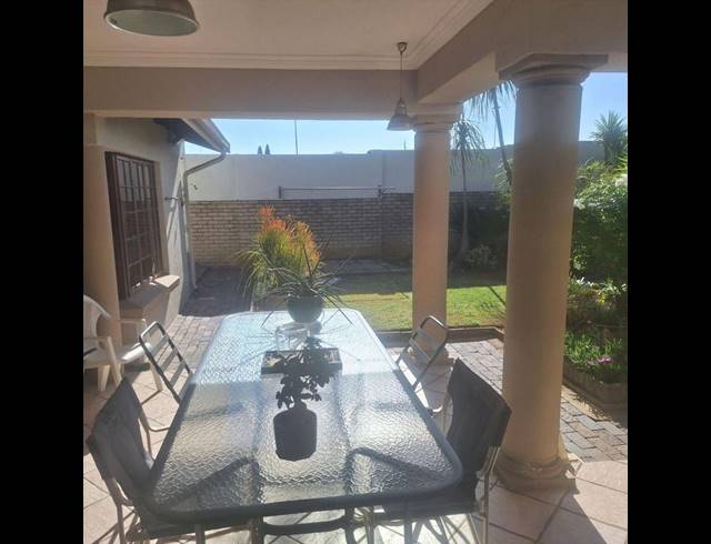 3 BEDROOM CLUSTER FOR SALE IN SUNWARD PARK